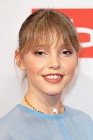 Lina Larissa Strahl portrait