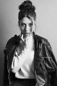 Noa Fisher portrait