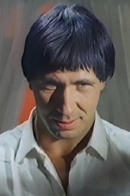Sönmez Yıkılmaz portrait