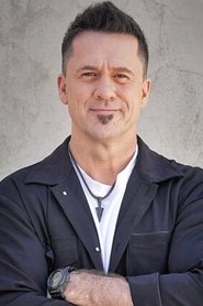 Dangis Cholinas portrait