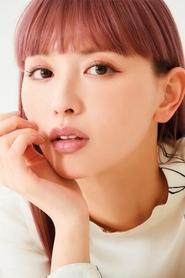 Emi Suzuki portrait