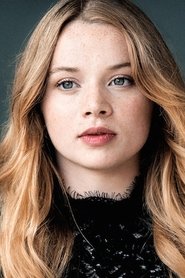 Luna Wedler portrait