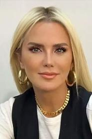 Ece Erken portrait