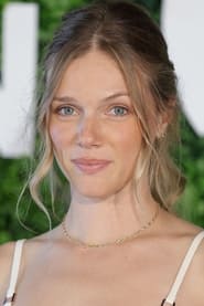 Tracy Spiridakos portrait