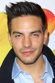 Vadhir Derbez portrait