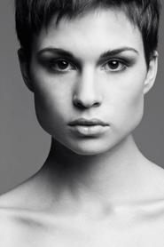 Roxanne Fernandes portrait