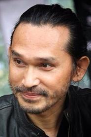 Praptpadol Suwanbang portrait
