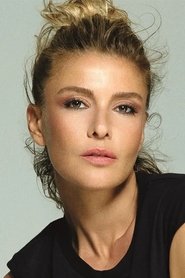 Gülben Ergen portrait