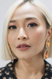 Rini Wulandari portrait