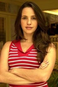Íris Bustamante portrait