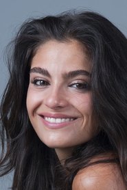 Aurora Giovinazzo portrait