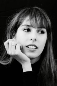 Lola Errando portrait