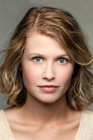 Rose Reynolds portrait