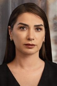 Öznur Kula portrait