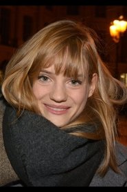 Noémie Schmidt portrait