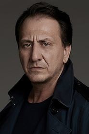 Özgür Ozan portrait