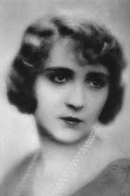 Simone Vaudry portrait
