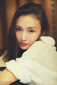 Niu Mengmeng portrait