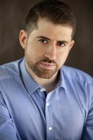 Nir Guzinski portrait