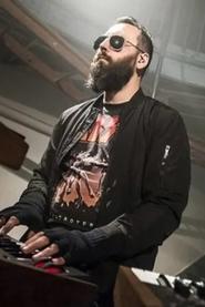 Carpenter Brut portrait