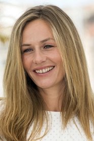 Cécile de France portrait