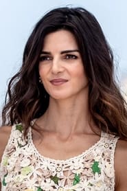 Clara Lago portrait