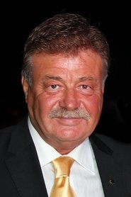Nuri Alço portrait