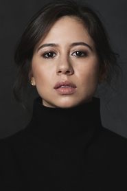 Chloé Wepper portrait