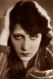 Lissy Arna portrait