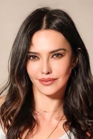 Hande Ataizi portrait