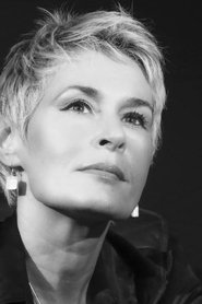 Elvira Dones portrait