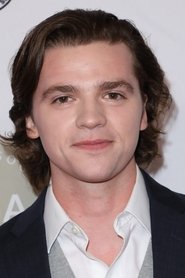 Joel Courtney portrait