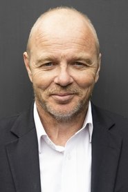 Simon Kerrison portrait