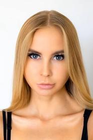 Simonna portrait