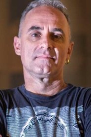 Fê Lemos portrait