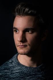 Simon Paluck portrait