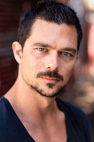 Luke Arnold portrait
