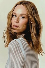 Mariana Ximenes portrait