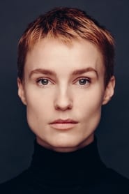 Amanda Collin portrait