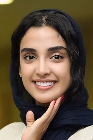 Elahe Hesari portrait
