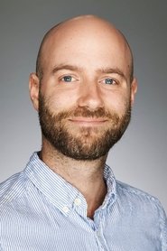 Dan Romer portrait