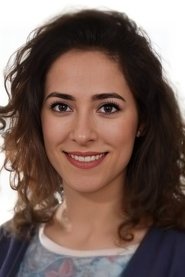 Dilara Topuklular portrait