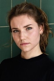 Carolin Garnier portrait