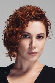 Açelya Topaloğlu portrait