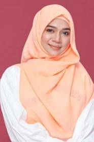 Diana Amir portrait