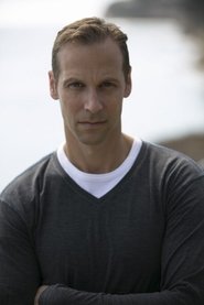 Gregg Hurwitz portrait