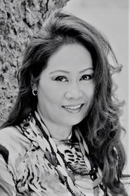Quế Hằng portrait