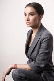 Nadya Hutagalung portrait