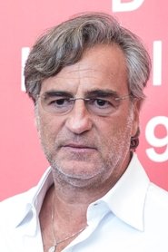 Max Tortora portrait
