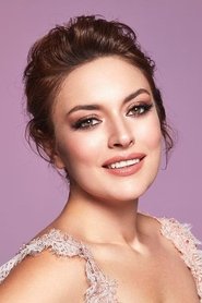 Ezgi Mola portrait